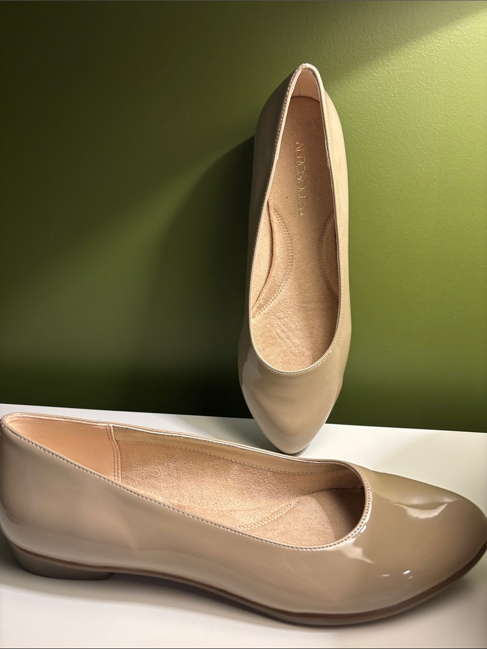 NEW AEROSOLES Taupe Patent Leather Round-Toe Flats